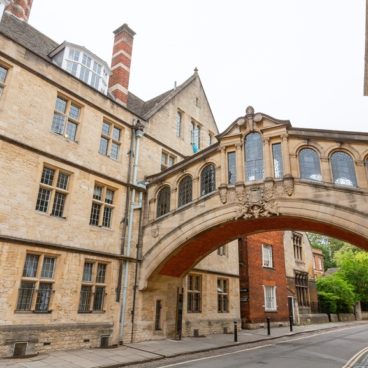 The Bridge of Sighs between Hertford College university buildings. New College Lane, Oxford, Oxfordshire, England.