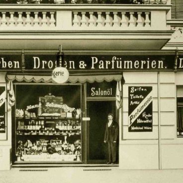 1898 drugstore of Hans Schwarzkopf in Berlin